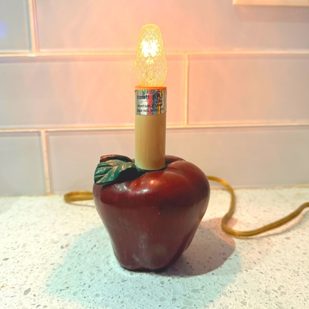 Albert Price Products Vintage 90s Country Cottage Resin Apple Accent Inline Lamp